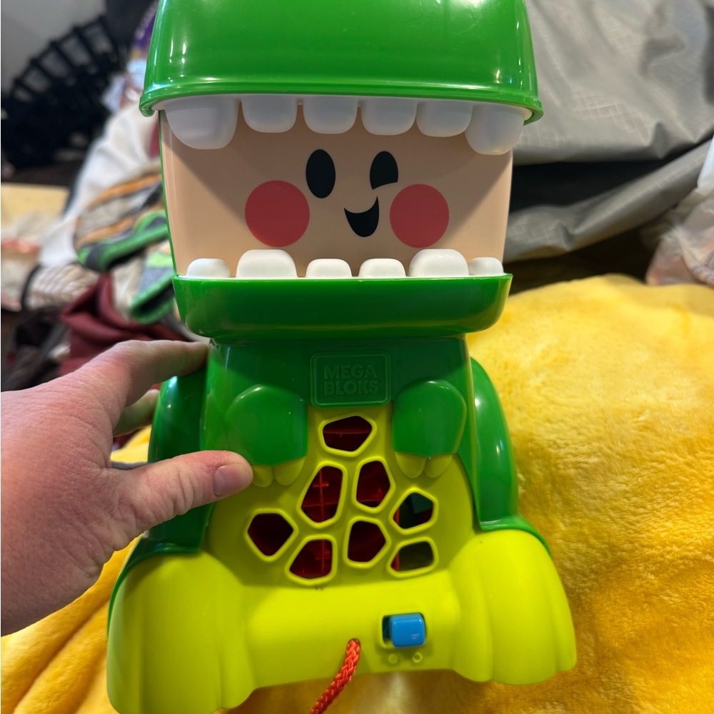 Green and Yellow Shape-Sorting Dino Toy diplo Legos